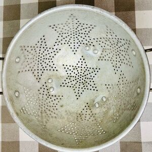 Vintage Star Pattern Metal Colander